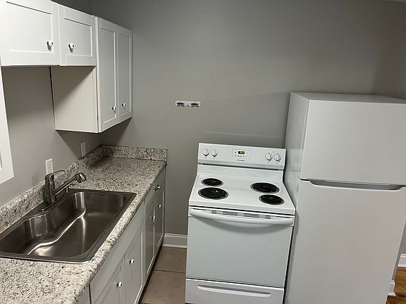 4th image of 5324 Usher Dr