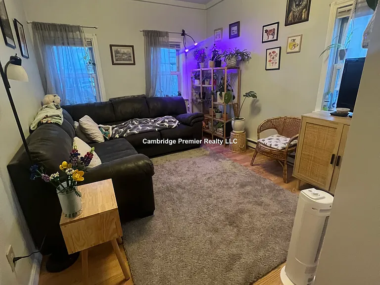 1105 Cambridge St #2 — Photo 20