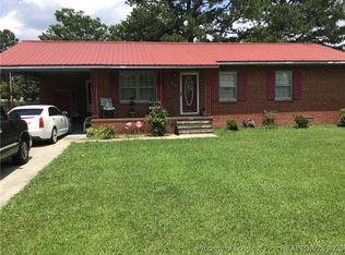 108 Thurlow St, Red Springs, NC 28377
