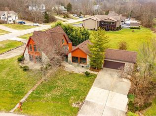 19924 Lakeview Dr, Lawrenceburg, IN 47025