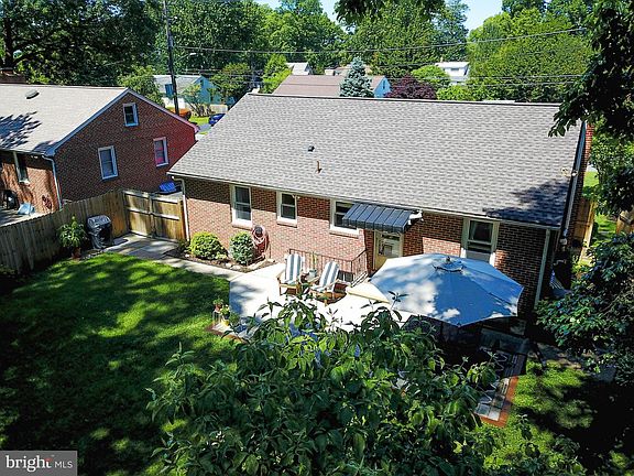 2nd image of 401 Dogwood Dr