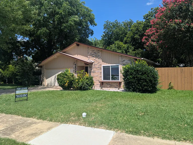 5818 Townshire Rd — Photo 3