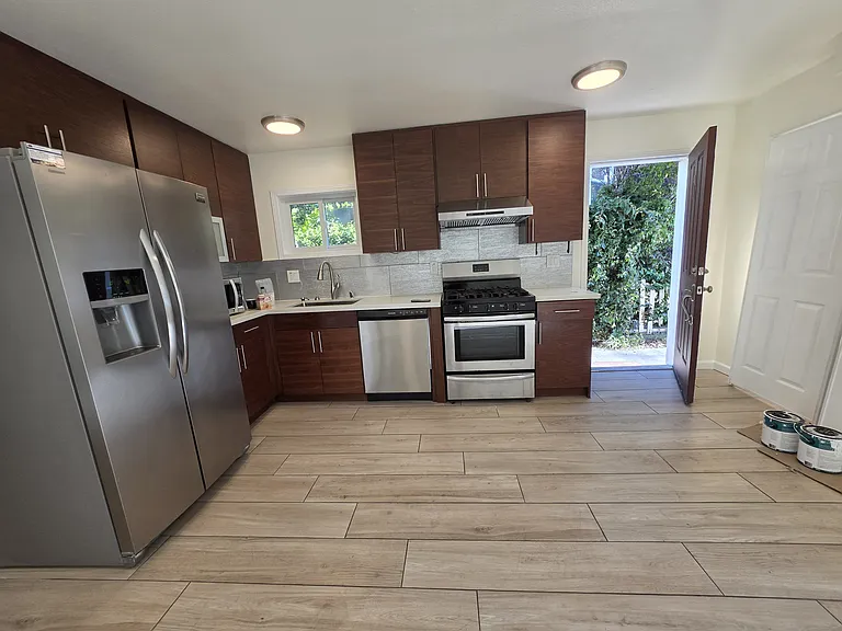 1822 Bay St #D — Photo 5