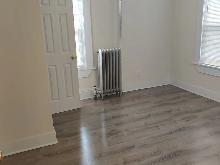 256 White St — Photo 5