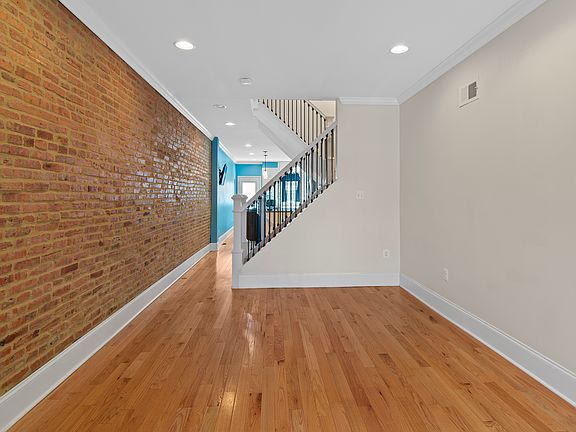 Large 28ft living room with open concept layout
