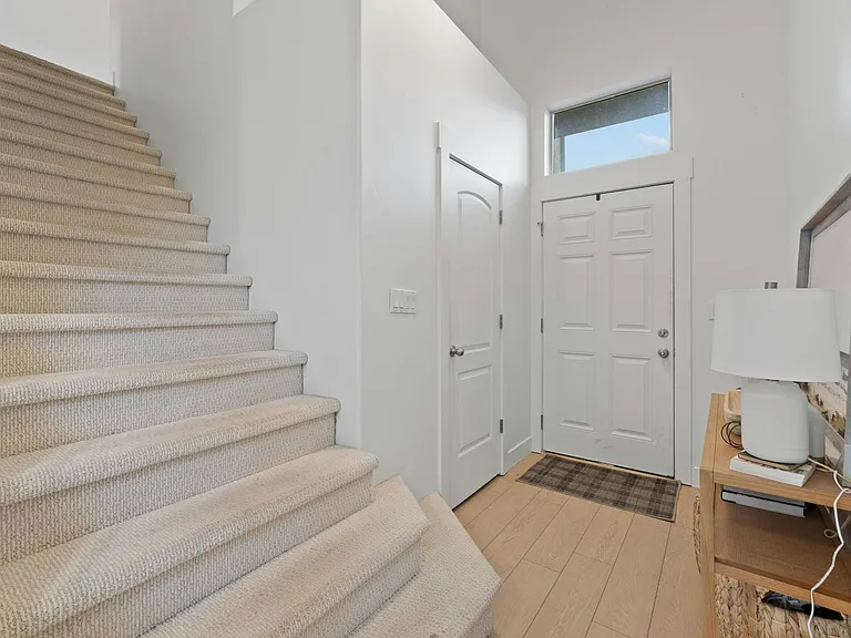 2657 N Elm Dr — Photo 3