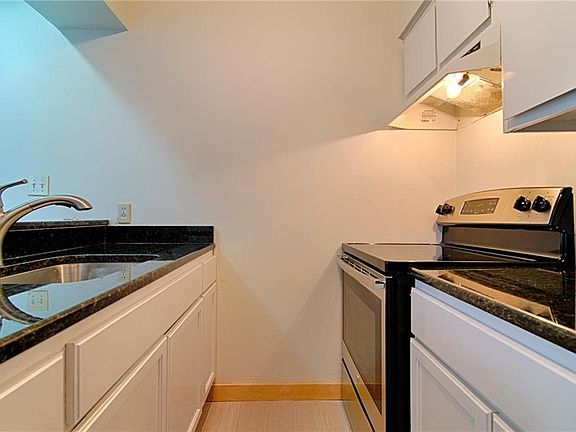 3rd image of 2609 E Cesar Chavez St #205