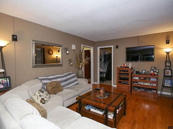 3rd image of 29 W Tremont St