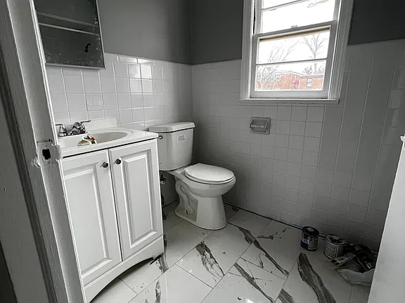 17 Civic St #1R — photo 3 of 3