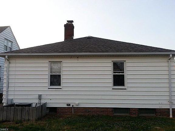 3rd image of 1413 Grantwood Dr