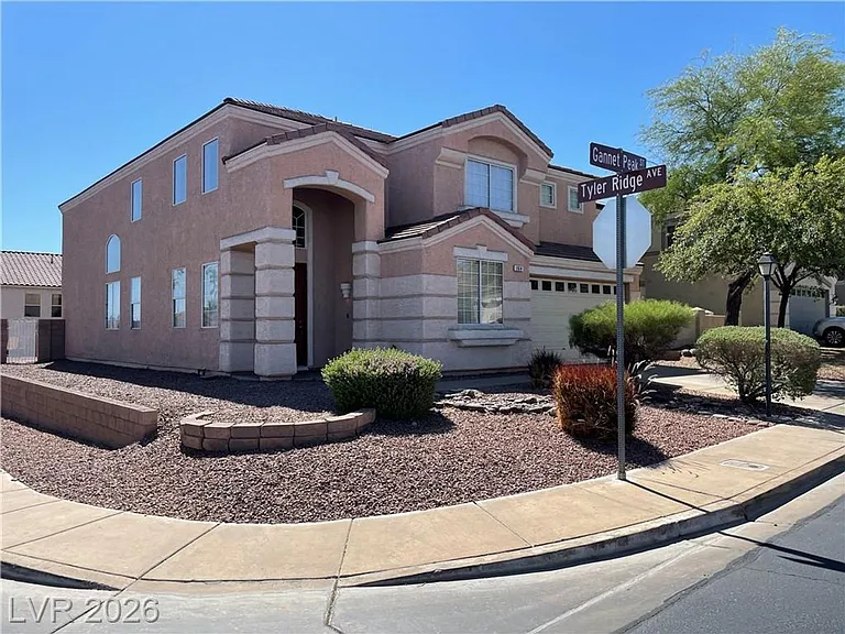 164 Gannett Peak St — Photo 2