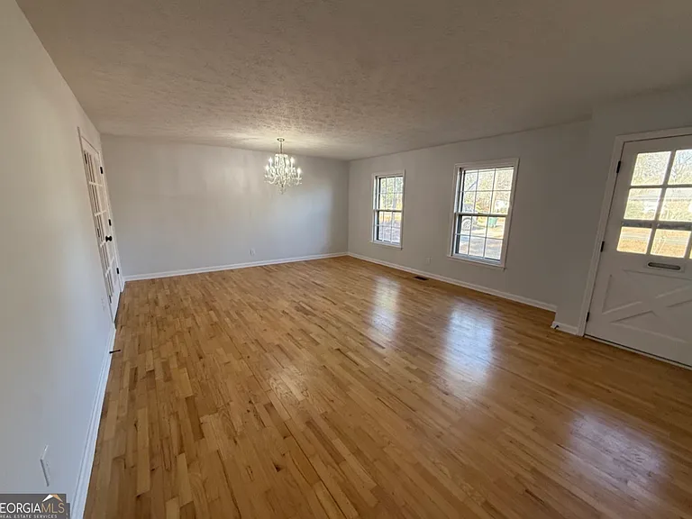 1612 Knox St — Photo 11