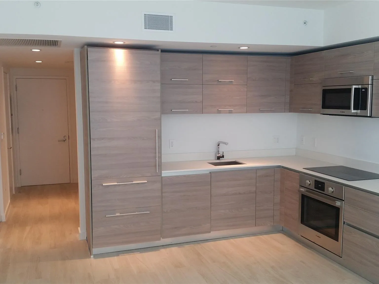 SLS Brickell — Photo 2