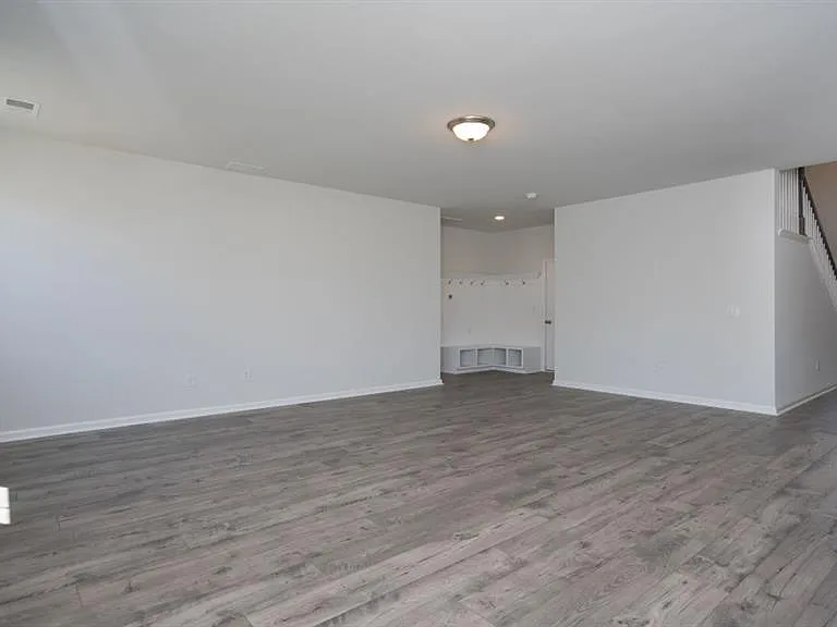 654 Sadlers Creek Ct — Photo 10