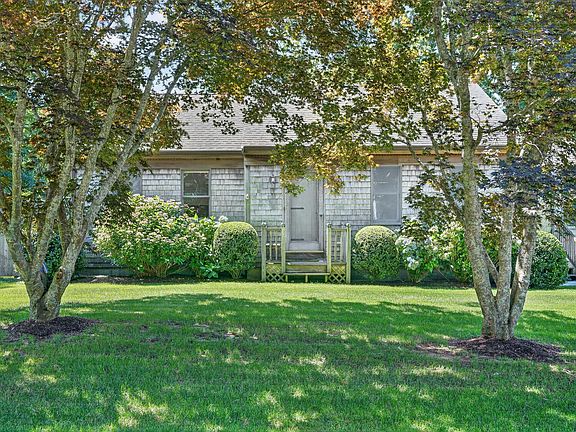 3rd image of 66 Hudson Avenue