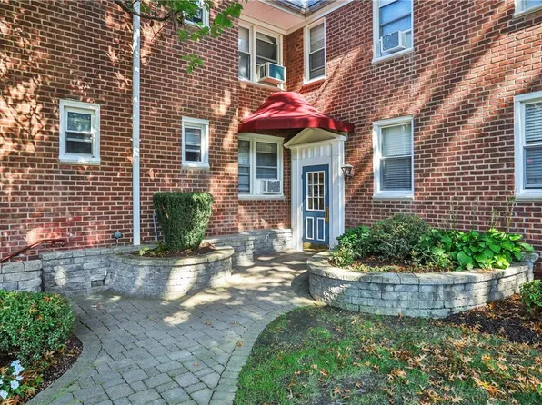 8 Bryant Crescent #1M, White Plains, NY 10605