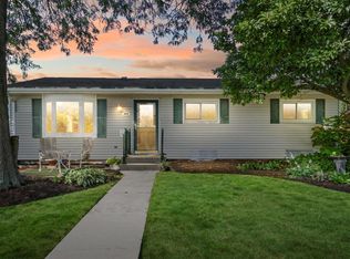 824 Echo Ln, Racine, WI 53406