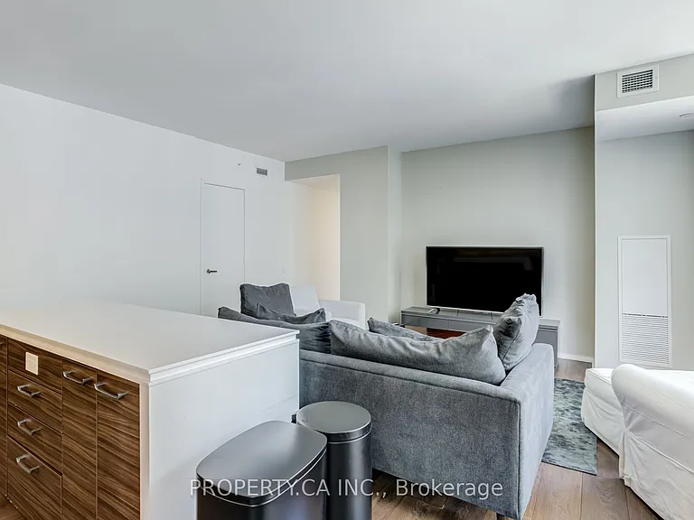 45 Charles St E #502 — Photo 9