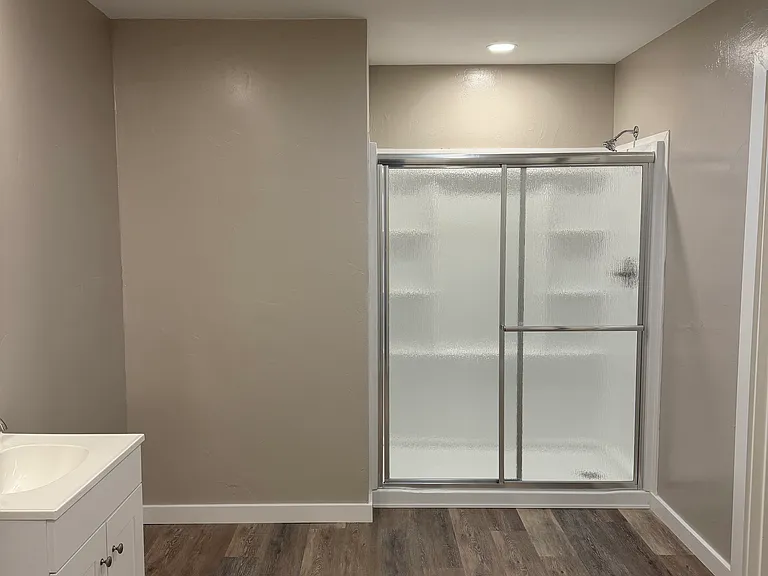 208 Hollie Cir — Photo 9