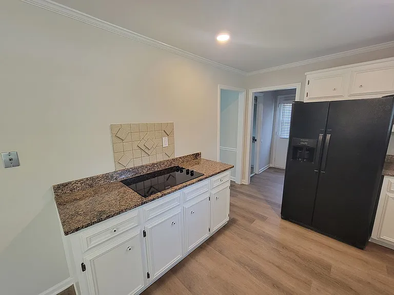 165 Ashley Cir — Photo 10