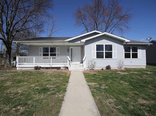 203 E Pocahontas Rd, Highland, IL 62249