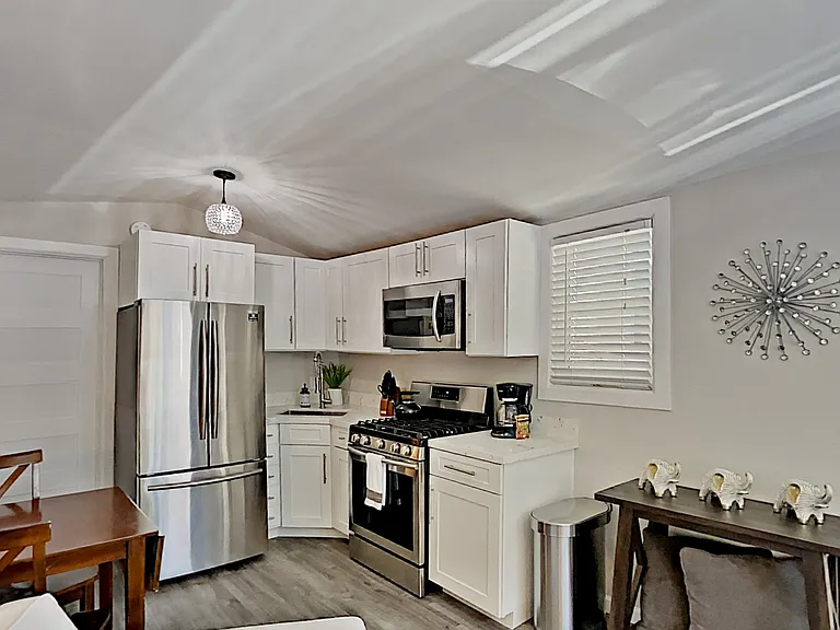 942 23rd St #A — Photo 23