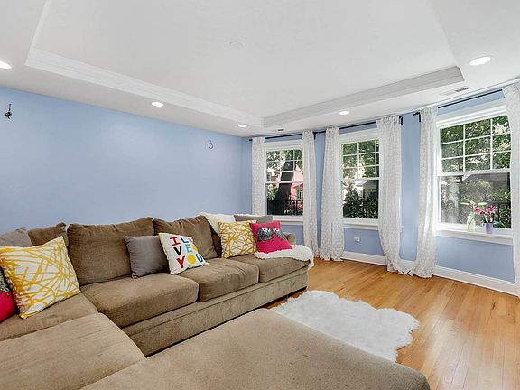 5th image of 1854 W Chase Ave APT 1W