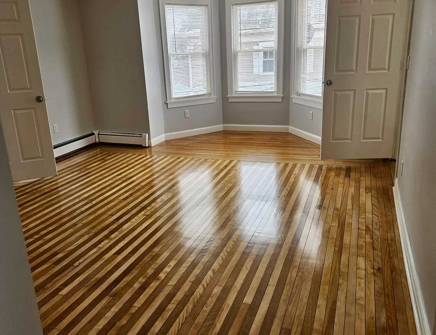5 bed, 1.0 bath, 2200 sqft, $3,500 — Photo 2