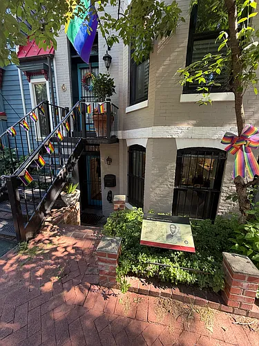 1439 Swann St NW #A Photo 1