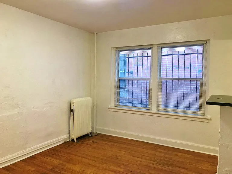 1226 N Marion St — Photo 3