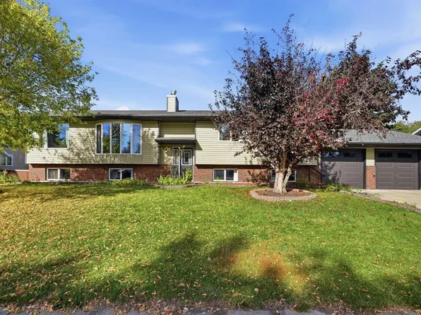 12 S Dickens Ln, Lacombe, AB T4L 1S3