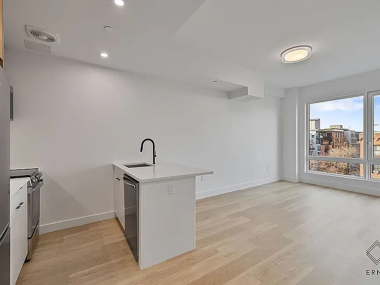 80 Linden Blvd #6I — Photo 4