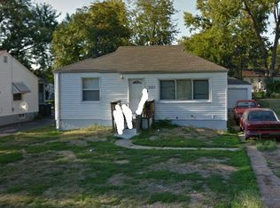 8135 Rector Dr, Saint Louis, MO 63134