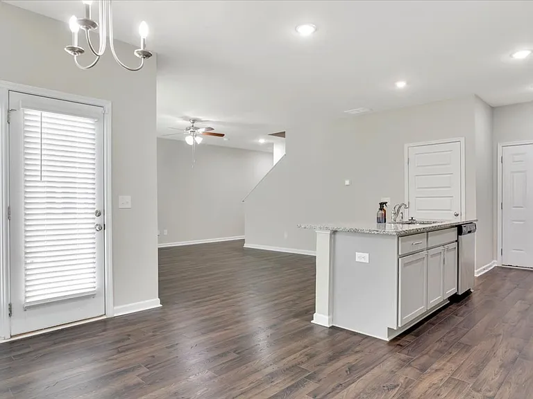 1127 Sims Dr — Photo 13