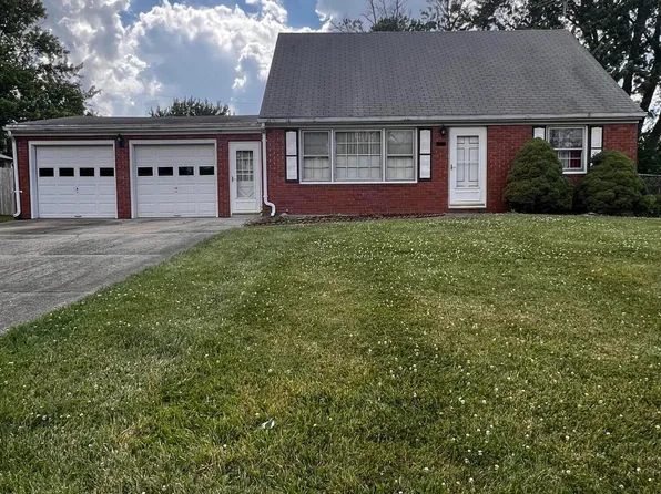 772 Imperial Rd, Valparaiso, IN 46385