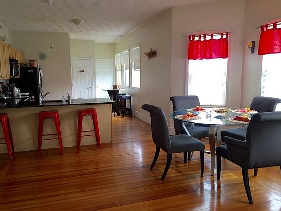5th image of 60 Florence Ave #A