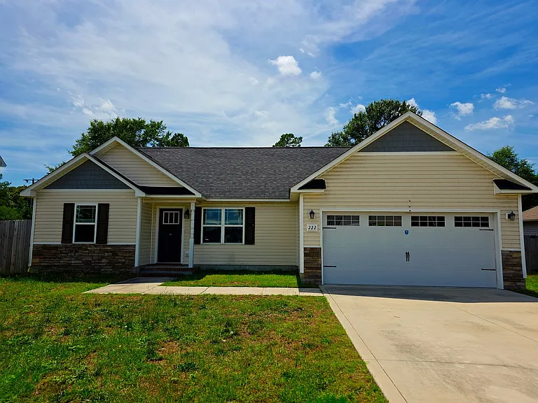 222 Rowland Dr — Photo 1