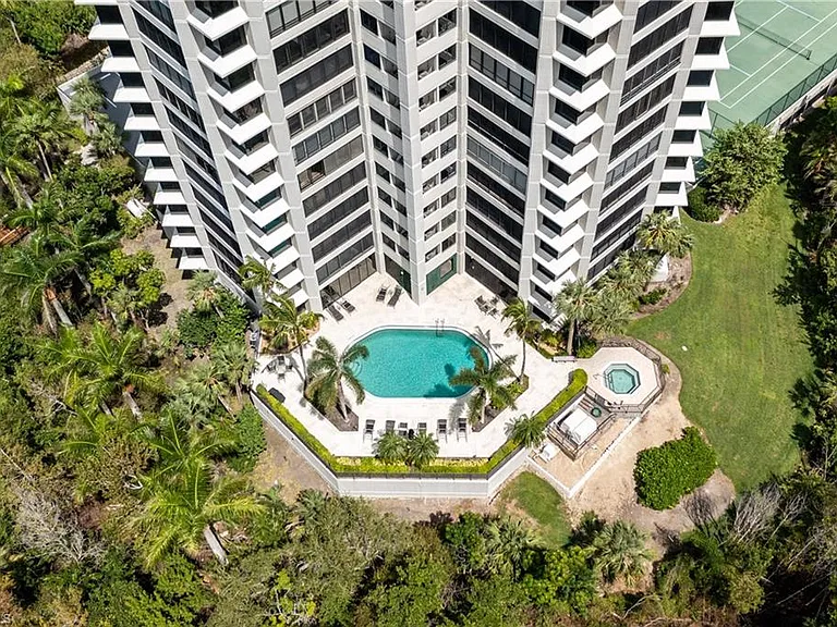5555 Heron Point Dr #101 — Photo 6