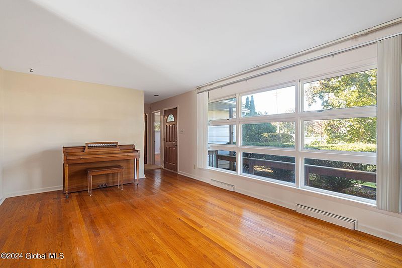 2nd image of 384 S Main Avenue