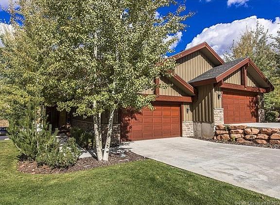 2nd image of 3352 Cedar Dr #1