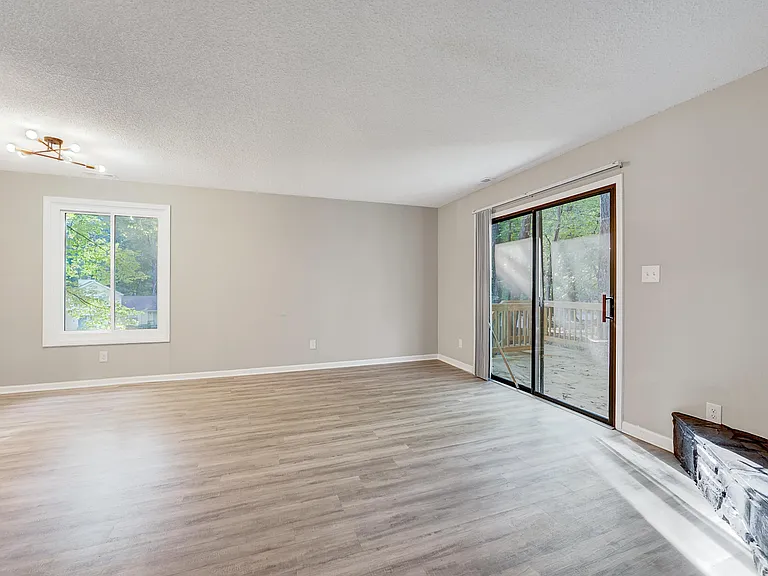 4115 Arckelton Dr — Photo 9