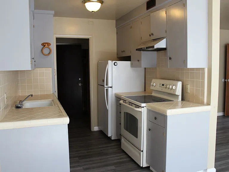 248 W Knoles Way — Photo 23