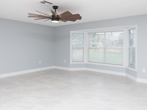 3rd image of 6080 Whispering Ln