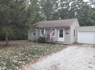 8026 Newton St, Overland Park, KS 66204