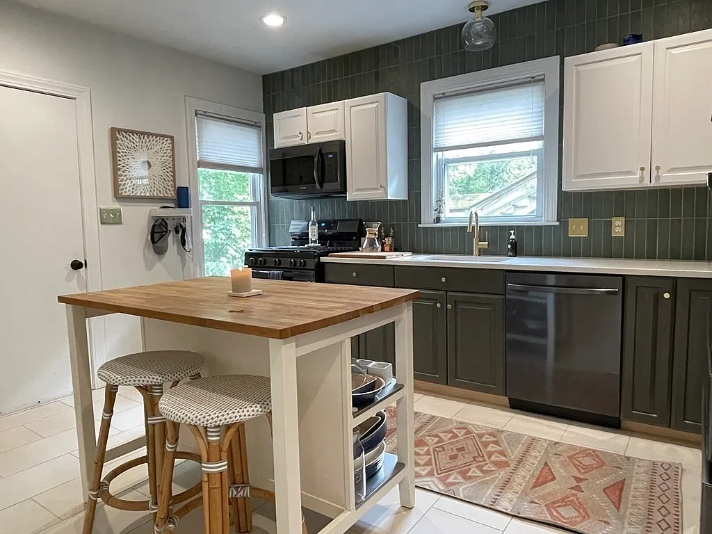 2 bed, 1129 sqft, $3,000 — Photo 3