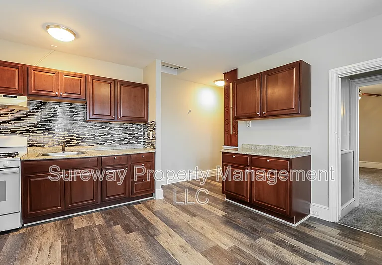 212 E Broad St #2 — Photo 8