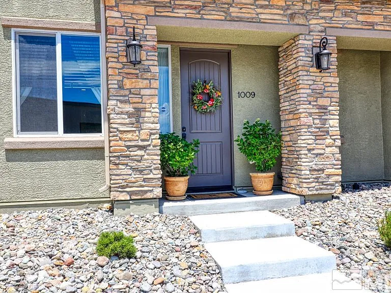 1009 Arbor Rd — Photo 1