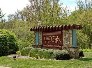 303 Fox Den Ct, Hendersonville, NC 28792