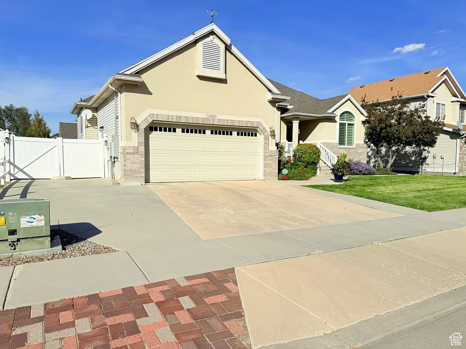 6 bed, 3160 sqft, $3,100 — Photo 3