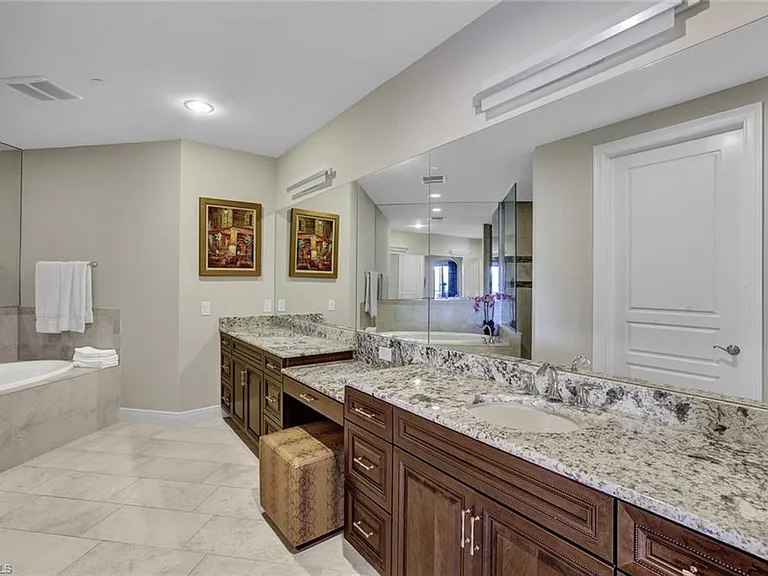 2772 Tiburon Blvd E #5-102 — Photo 6